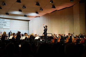 Zoom: Vilde Frang, Philharmonisches Orchester Rotterdam, Lahav Shani