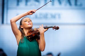 Zoom: Alexandra Conunova, Valery Gergiev, Mariinsky Orchester St. Petersburg, Festival-Zelt Gstaad 