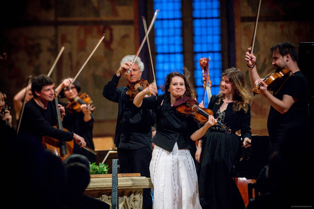 Patricia Kopatchinsjaka, Polina Leschenko und Camerata Bern © Raphael Faux