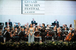 Zoom: Chen Reiss, hr-Sinfonieorchester Frankfurt, Alain Altinoglu, Festival-Zelt Gstaad