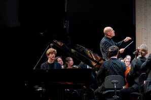 Zoom: Jan Lisiecki, Jaap van Zweden, Gstaad Festival Orchestra, Festival-Zelt Gstaad