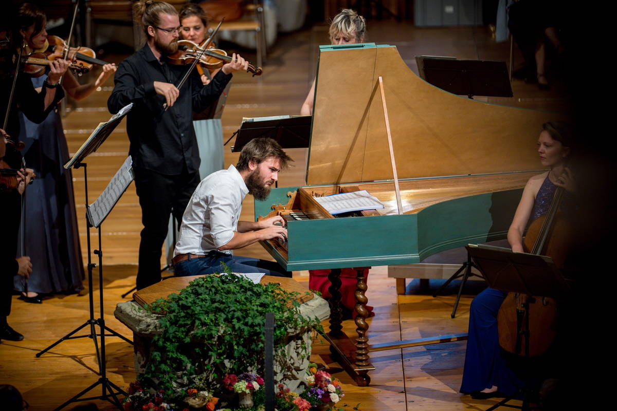 2018raphaelfauxconunova_rondeau_0700.jpg